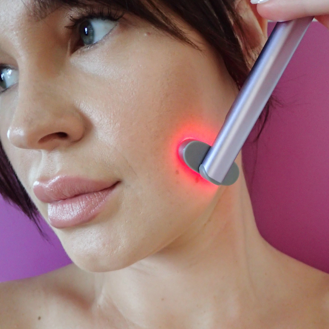 Kallinz Anti-Aging Wand on face